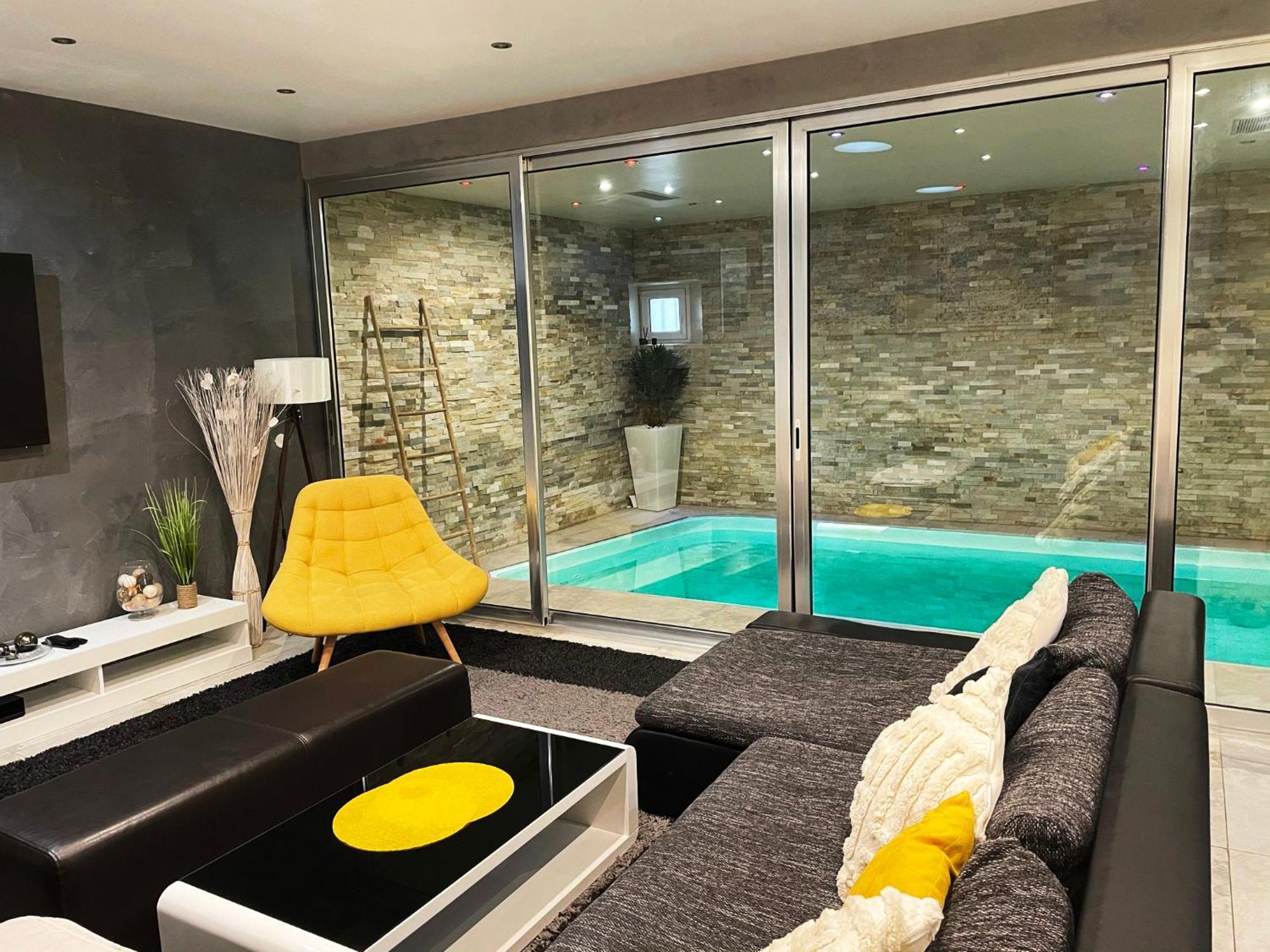 Appartement Standing Piscine Interieur Privatisee . Mutzig Luaran gambar